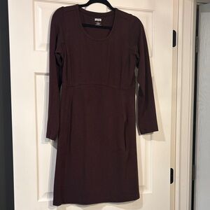 Duluth Trading Co Long Sleeve Dress in Burgundy